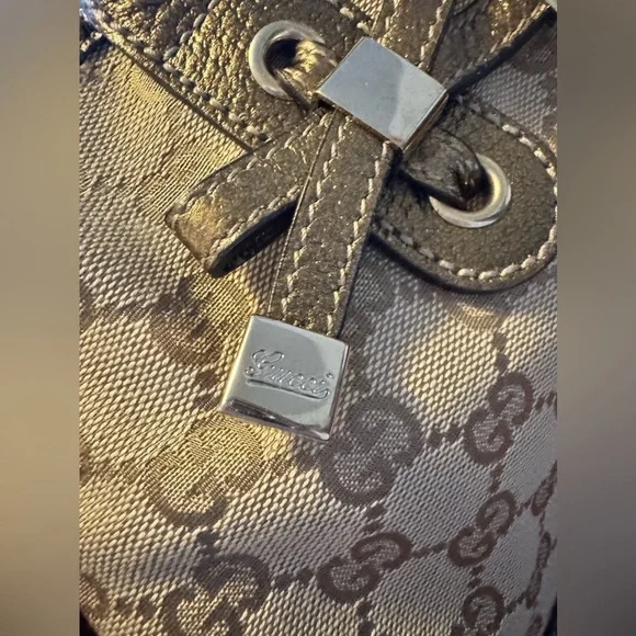 AUTHENTIC GUCCI GOLD ORIGINAL GG CANVAS PRINCY TOTE.